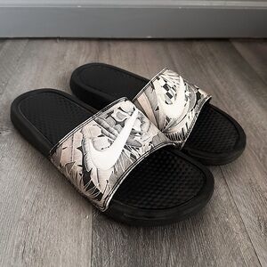 Nike Benassi JDI Slides